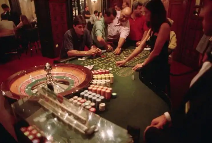 jawir69 Teen Patti live table with hand rankings, betting options, and dealer